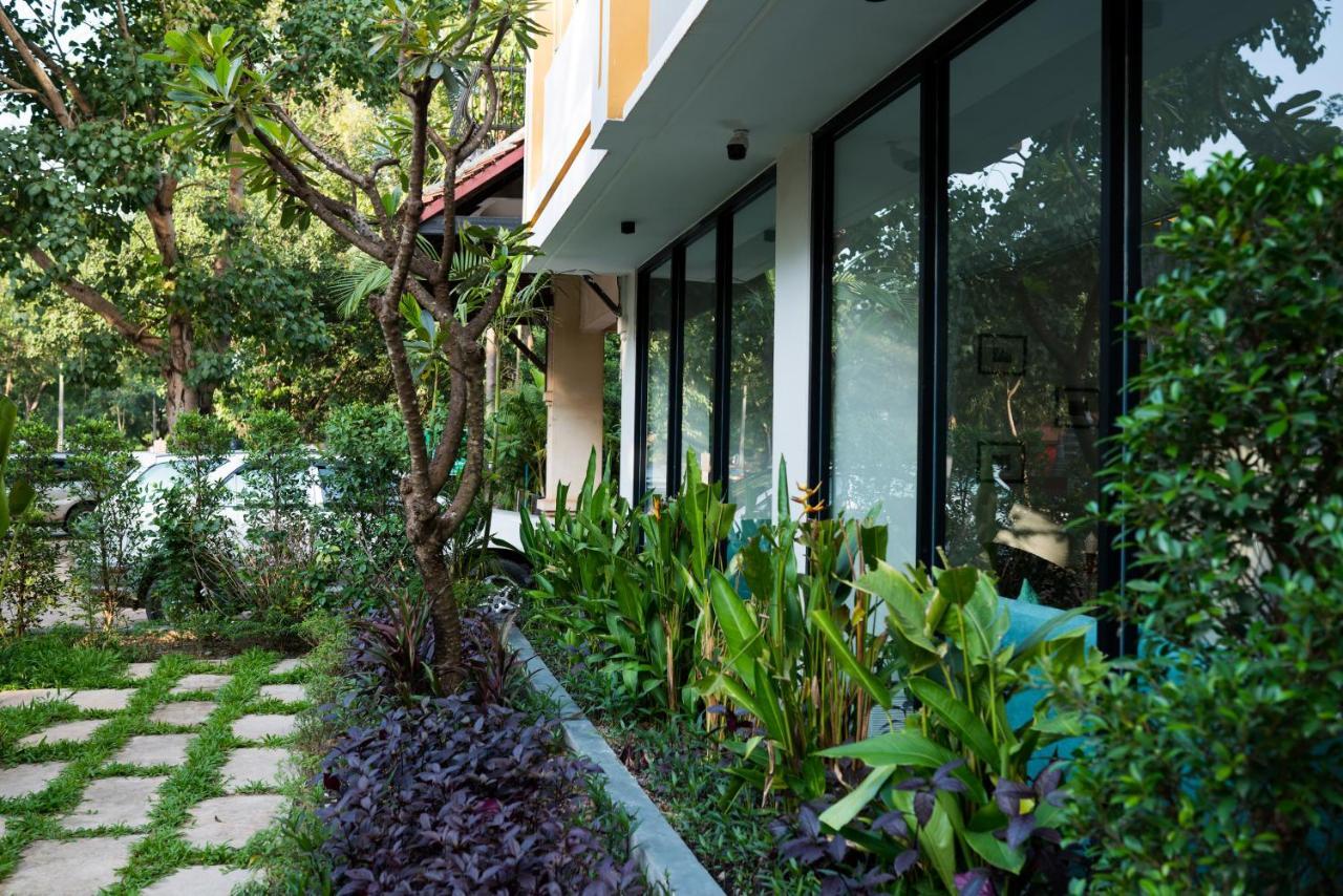 Angkor Sivutha Suites By Alfa Siem Reap Bagian luar foto